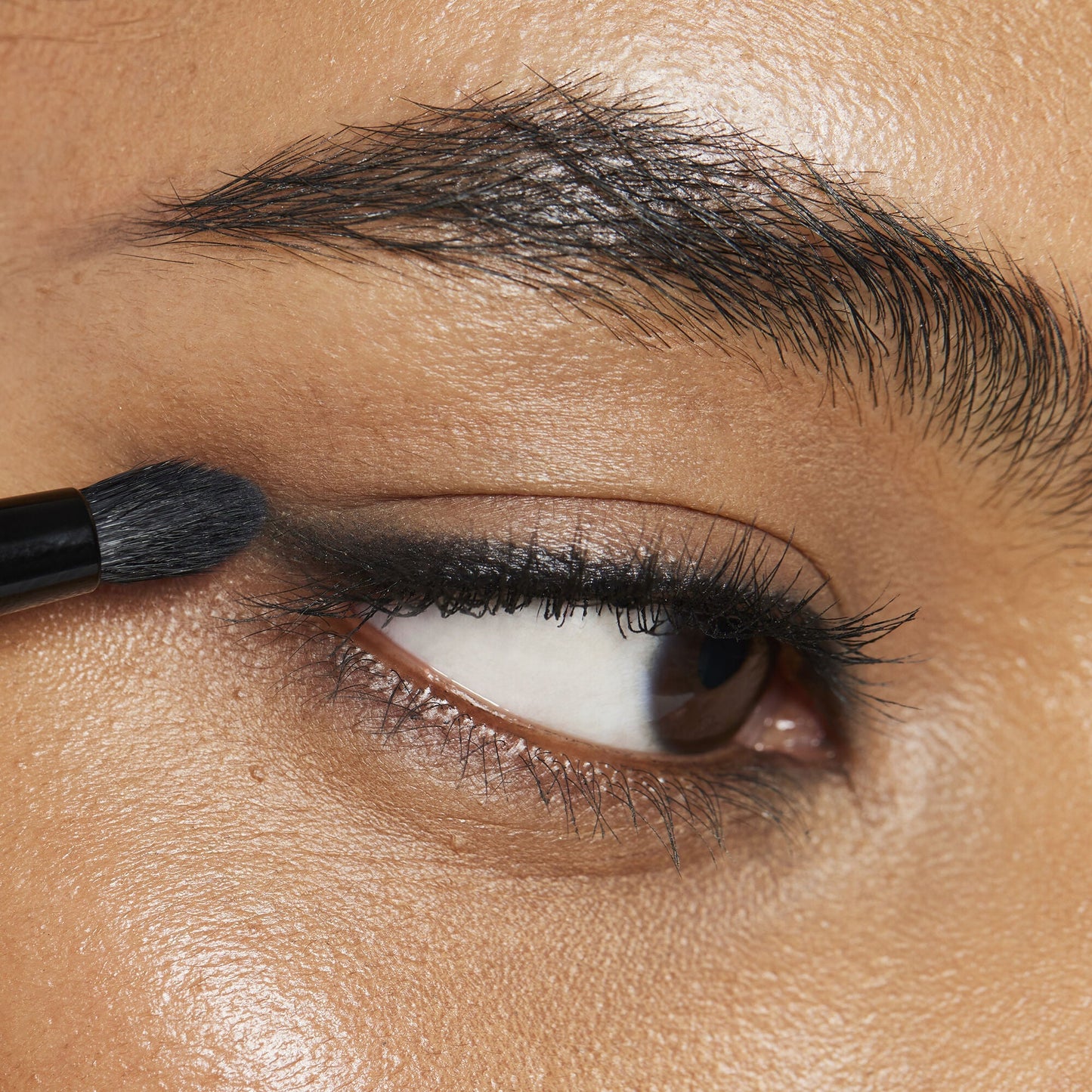 smudge-n-smoke-eyeliner-brush-d5 100824_elf_Shikin_Kohl_App_017_RGB_IGF.jpg