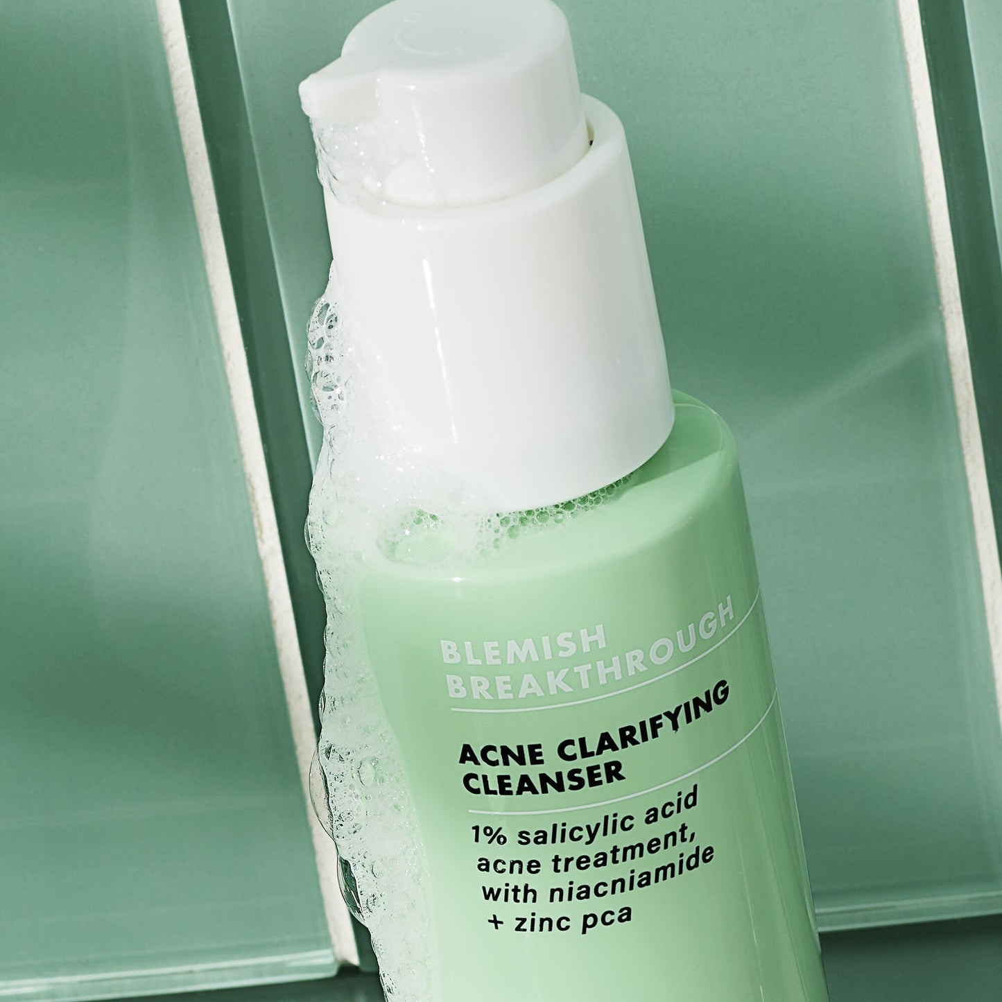 blemish-breakthrough-acne-calming-water-cream-mini-x0 02_021622_SL_BT_Cleanser_Back_Lighter_0129_FStack_FINAL_IGF_V2.jpg