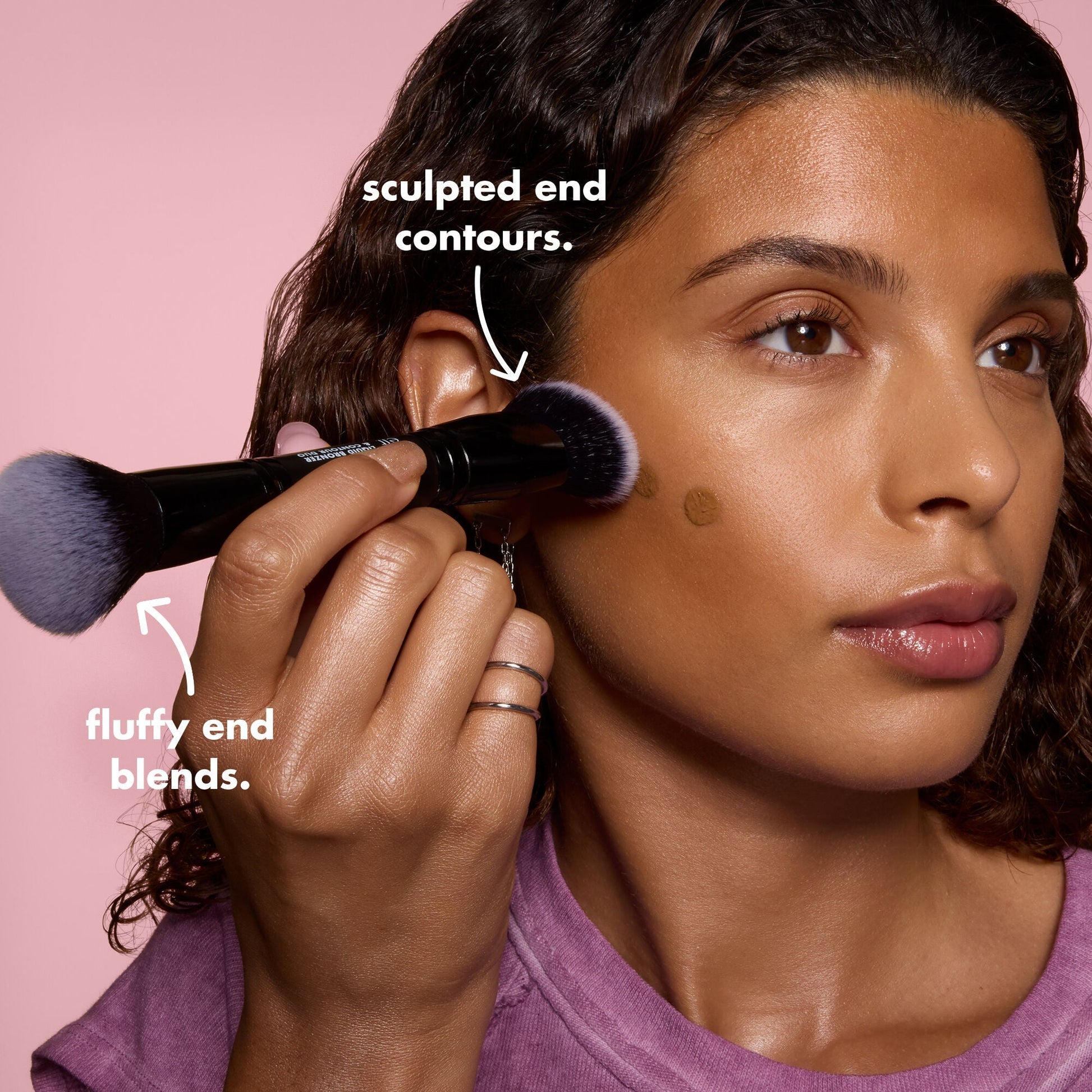 liquid-bronzer-and-contour-duo-brush-n2 0426_EDU_LiquidBronzer_ContourDuoBrush_BenefitModel.jpg