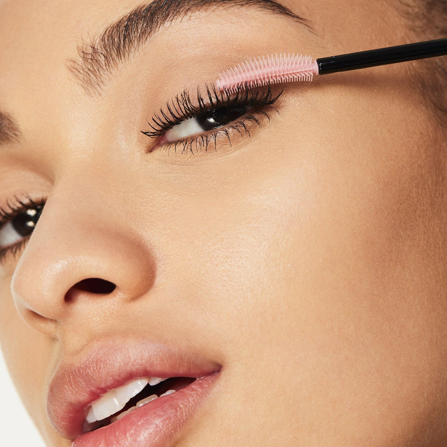 lash-n-roll-mascara-d1 052322_Adriana_LashRoll-After-Black_069_IGF_V2.jpg