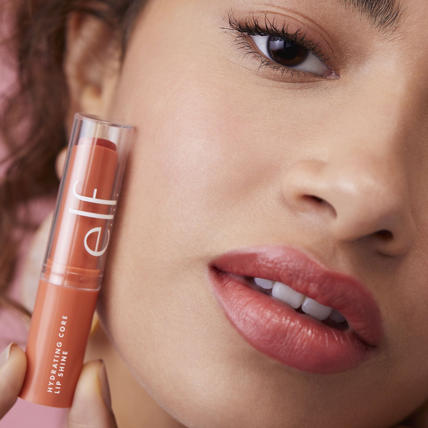 hydrating-core-lip-shine-n2 08112020_Alyssa_AmpItUp-0157_IGF_0dcd7b08-d8a1-41c3-a293-6fb7fa4ca7dd.jpg
