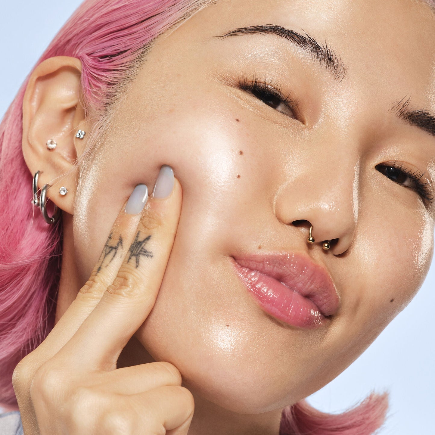 glass-slick-serum-stick-j3 102225_SKIN_Michelle_Editorial_015_w4QC_RGB_IGF_42f2efa3-c76d-440b-9883-58026346f35b.jpg