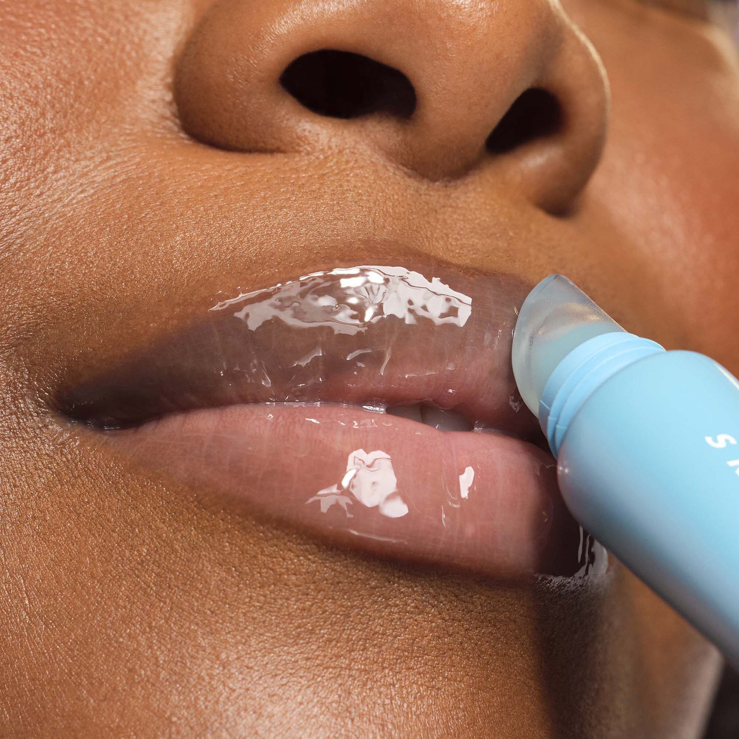thirst-burst-lip-treatment-f0 57069_SKIN_Enga_Hibiscus_Macro_033_w3QC_RGB_2000x2000_fd68b6a3-ae05-431e-bbc0-31407d9fed44.jpg