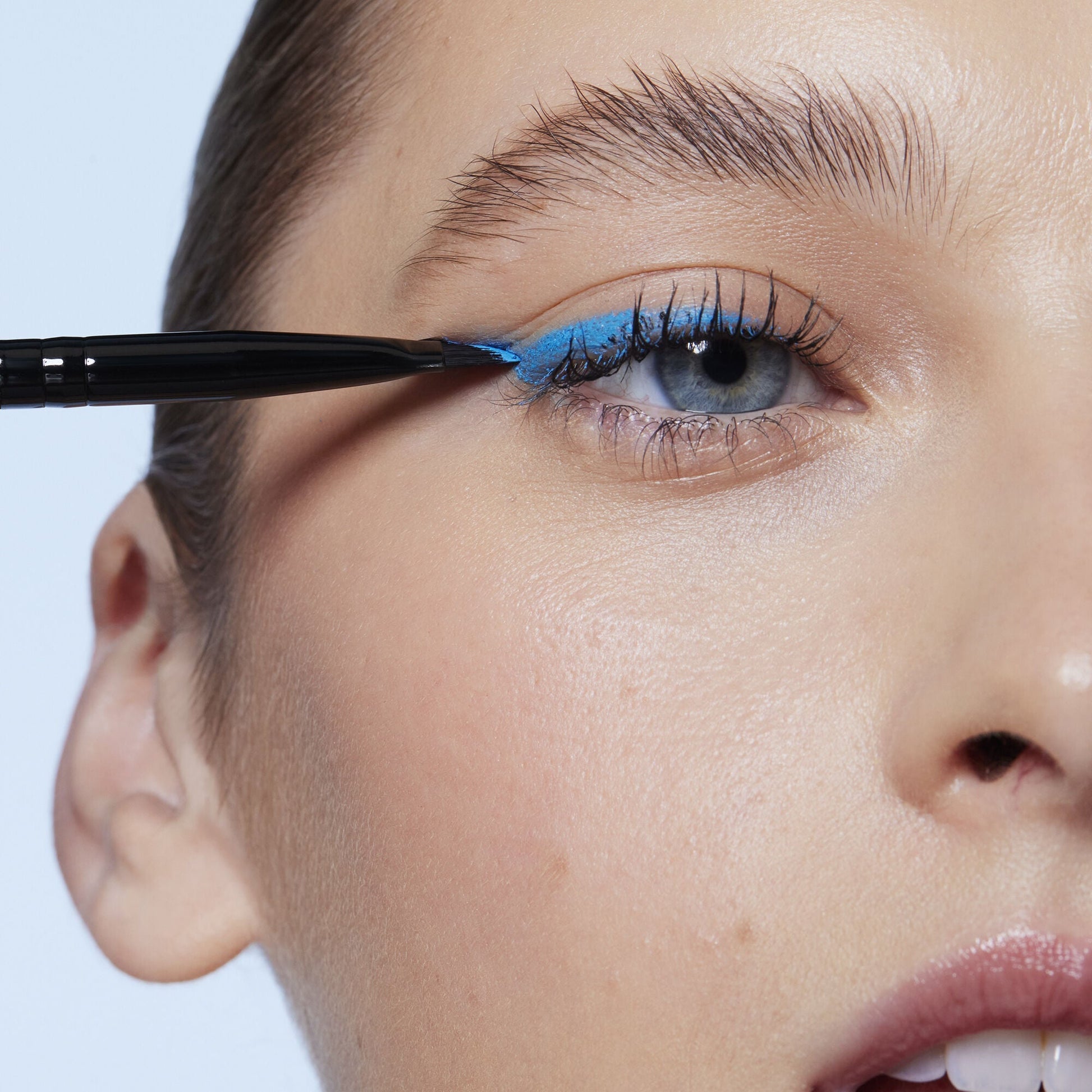 wing-it-liner-brush-c3 84091_Winged_Eyeliner_Brushy.jpg