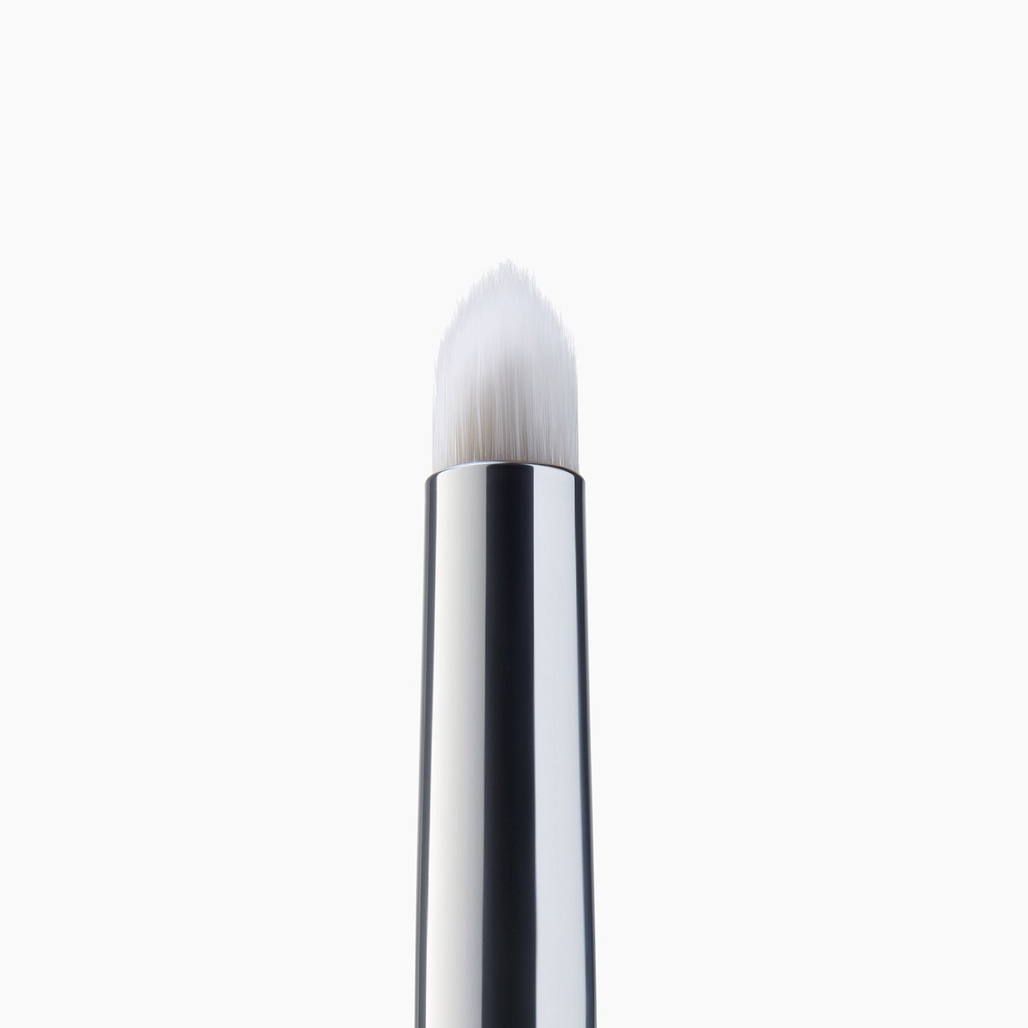 precision-smudge-brush-j7 85311_PrecisionSmudgeBrush_Macro_V2.jpg